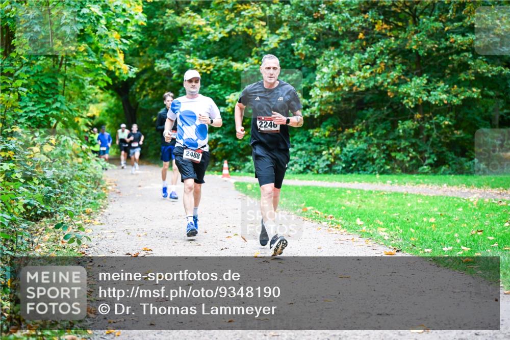 12.10.2025 - Bramfelder Halbmarathon 2025 Dr. Thomas Lammeyer http://msf.ph/oto/9348190 12.10.2025 10:26:24 Laufen 2488, 2246 meine-sportfotos.de