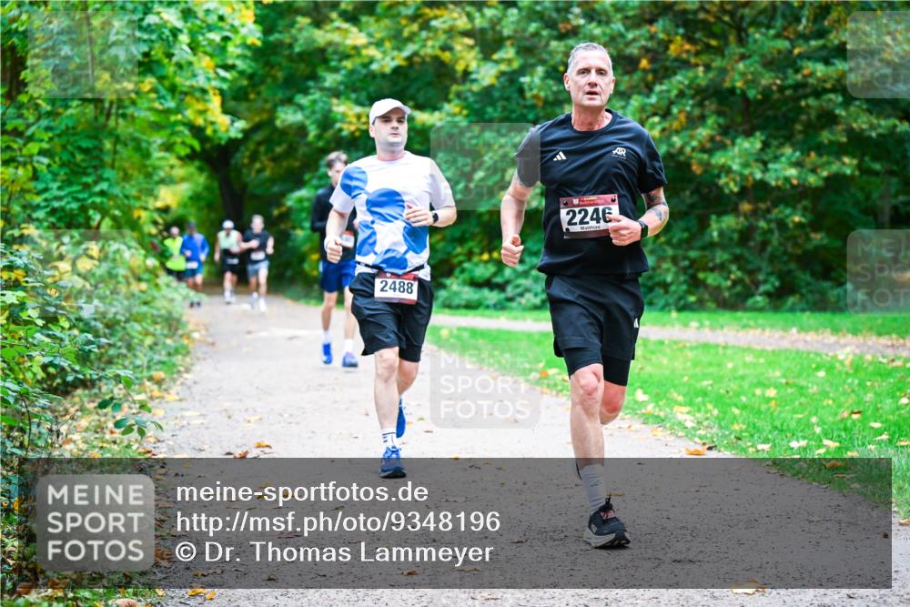 12.10.2025 - Bramfelder Halbmarathon 2025 Dr. Thomas Lammeyer http://msf.ph/oto/9348196 12.10.2025 10:26:25 Laufen 2488, 2246 meine-sportfotos.de