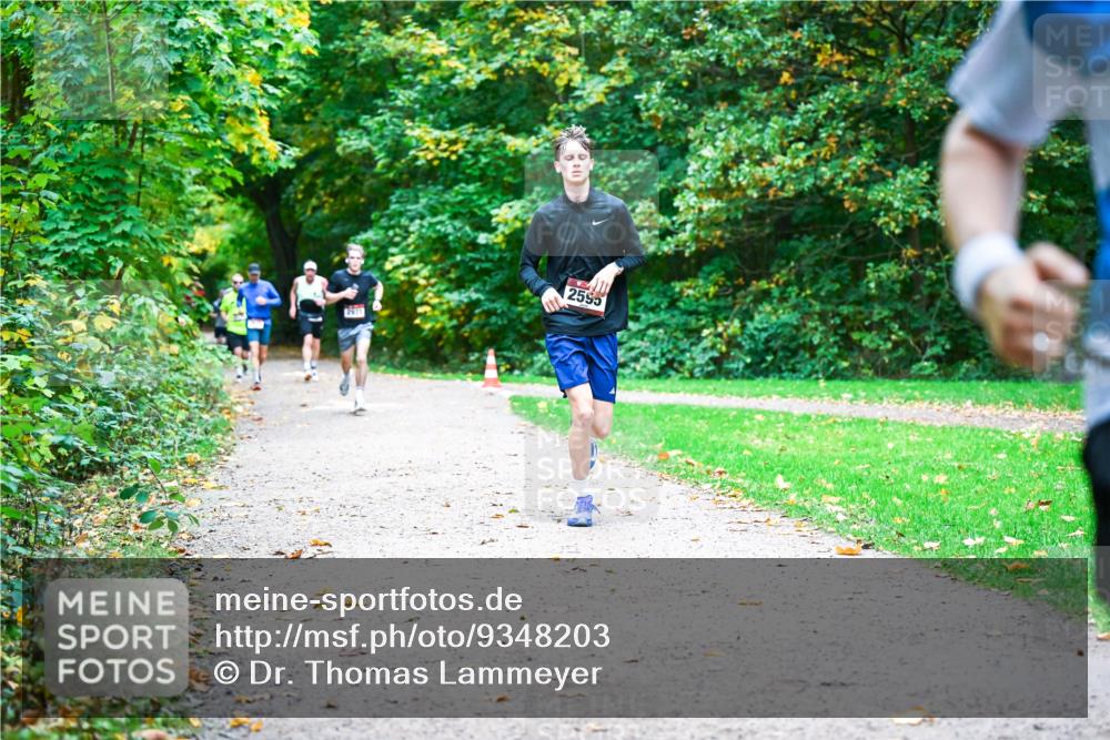 12.10.2025 - Bramfelder Halbmarathon 2025 Dr. Thomas Lammeyer http://msf.ph/oto/9348203 12.10.2025 10:26:27 Laufen 2595 meine-sportfotos.de