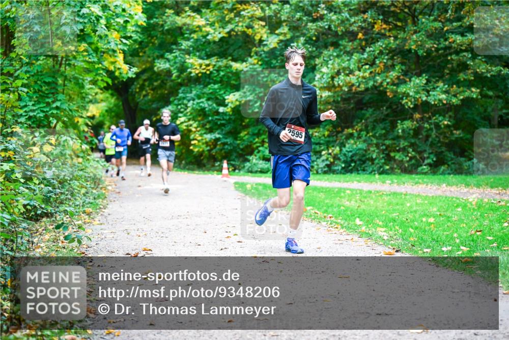 12.10.2025 - Bramfelder Halbmarathon 2025 Dr. Thomas Lammeyer http://msf.ph/oto/9348206 12.10.2025 10:26:28 Laufen 2595 meine-sportfotos.de