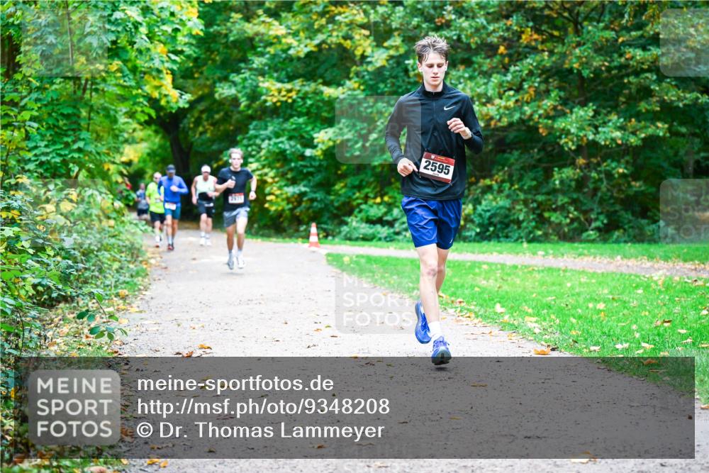 12.10.2025 - Bramfelder Halbmarathon 2025 Dr. Thomas Lammeyer http://msf.ph/oto/9348208 12.10.2025 10:26:28 Laufen 2595 meine-sportfotos.de