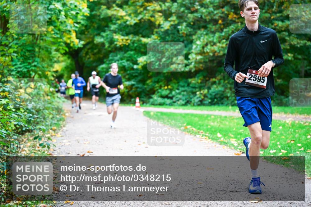 12.10.2025 - Bramfelder Halbmarathon 2025 Dr. Thomas Lammeyer http://msf.ph/oto/9348215 12.10.2025 10:26:29 Laufen 2595 meine-sportfotos.de