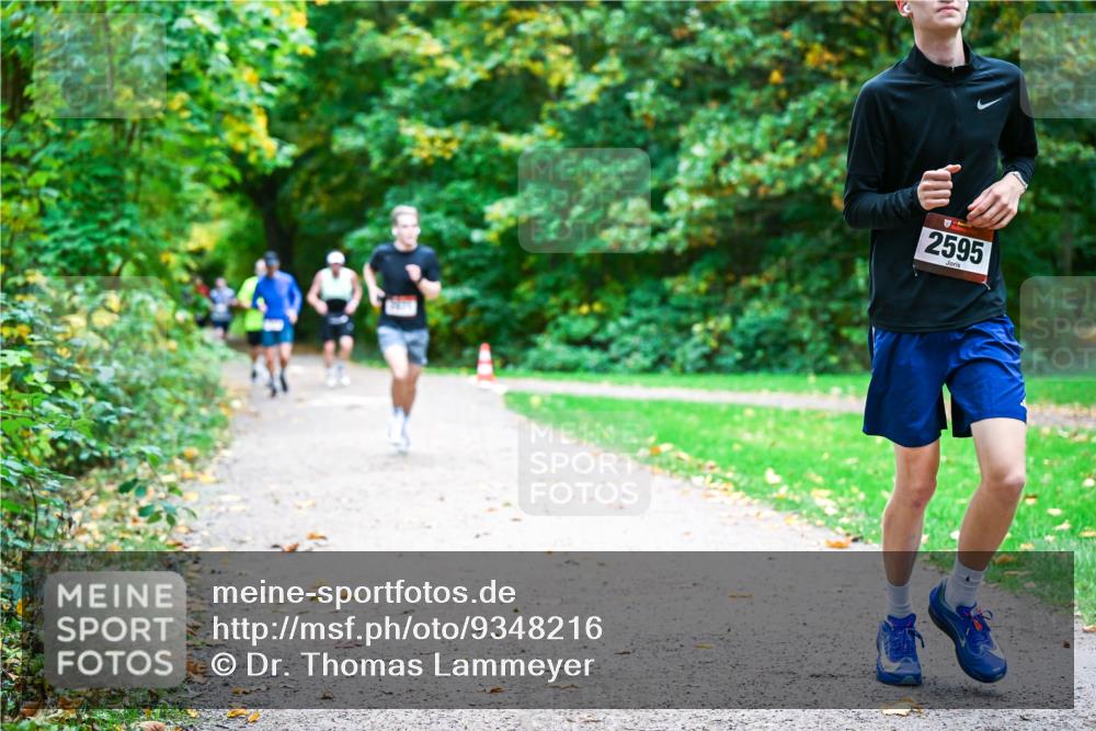 12.10.2025 - Bramfelder Halbmarathon 2025 Dr. Thomas Lammeyer http://msf.ph/oto/9348216 12.10.2025 10:26:29 Laufen 2595 meine-sportfotos.de