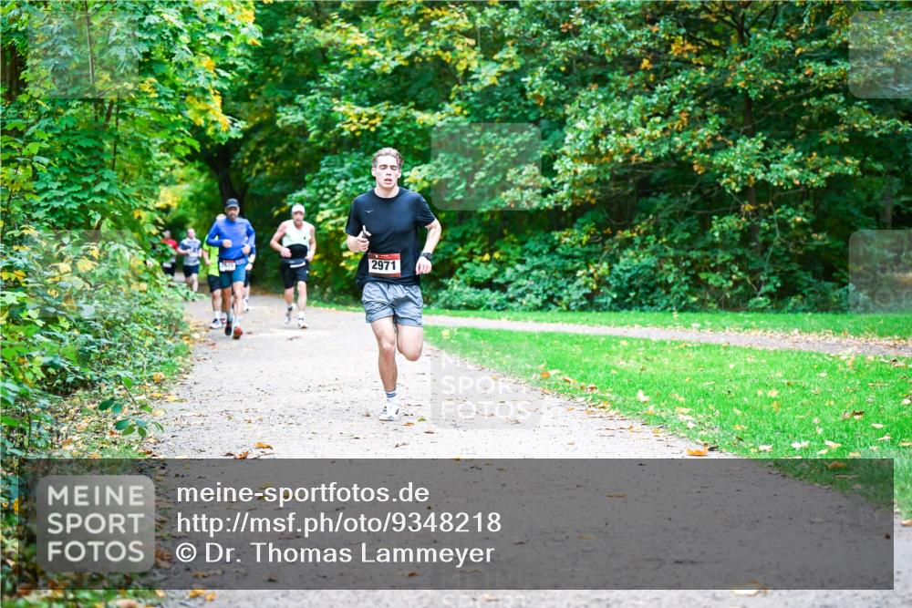12.10.2025 - Bramfelder Halbmarathon 2025 Dr. Thomas Lammeyer http://msf.ph/oto/9348218 12.10.2025 10:26:30 Laufen 2971 meine-sportfotos.de