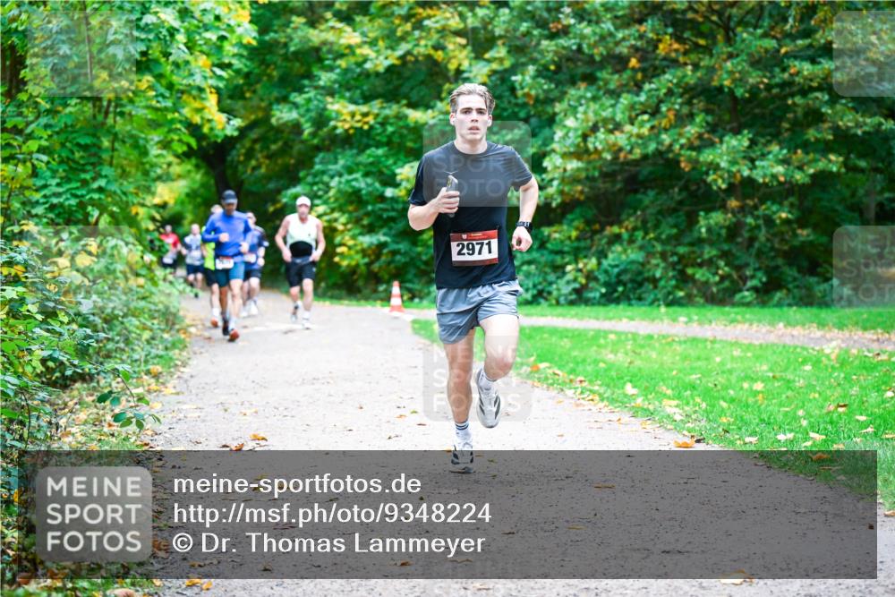 12.10.2025 - Bramfelder Halbmarathon 2025 Dr. Thomas Lammeyer http://msf.ph/oto/9348224 12.10.2025 10:26:31 Laufen 2971 meine-sportfotos.de