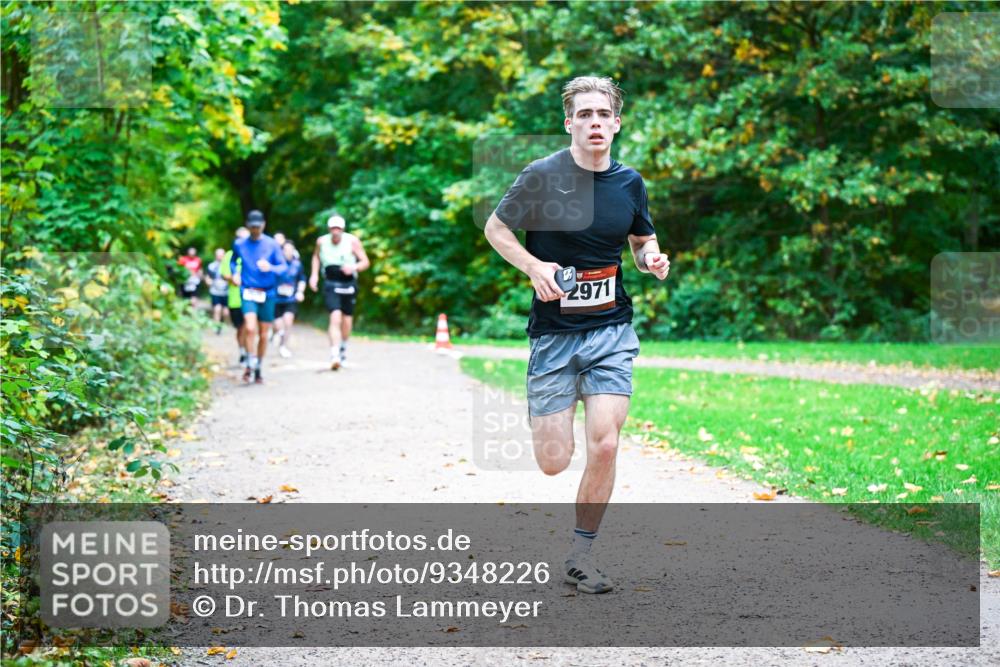 12.10.2025 - Bramfelder Halbmarathon 2025 Dr. Thomas Lammeyer http://msf.ph/oto/9348226 12.10.2025 10:26:31 Laufen 2971 meine-sportfotos.de