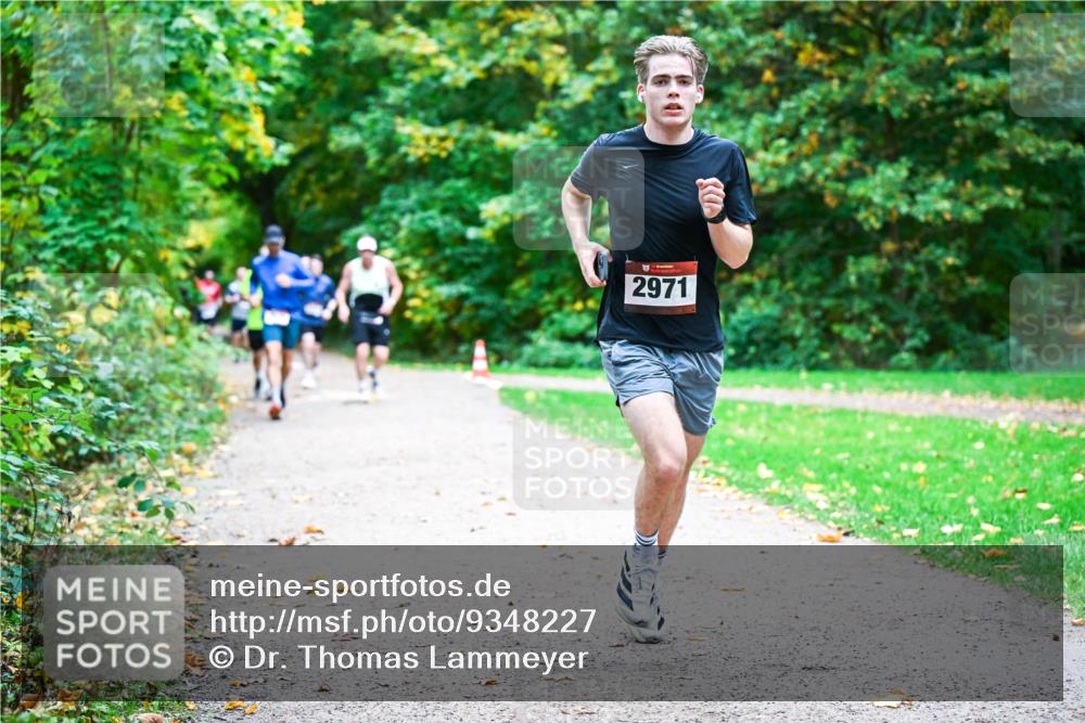 12.10.2025 - Bramfelder Halbmarathon 2025 Dr. Thomas Lammeyer http://msf.ph/oto/9348227 12.10.2025 10:26:31 Laufen 2971 meine-sportfotos.de