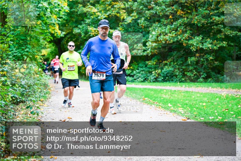 12.10.2025 - Bramfelder Halbmarathon 2025 Dr. Thomas Lammeyer http://msf.ph/oto/9348252 12.10.2025 10:26:36 Laufen 2774, 2579 meine-sportfotos.de
