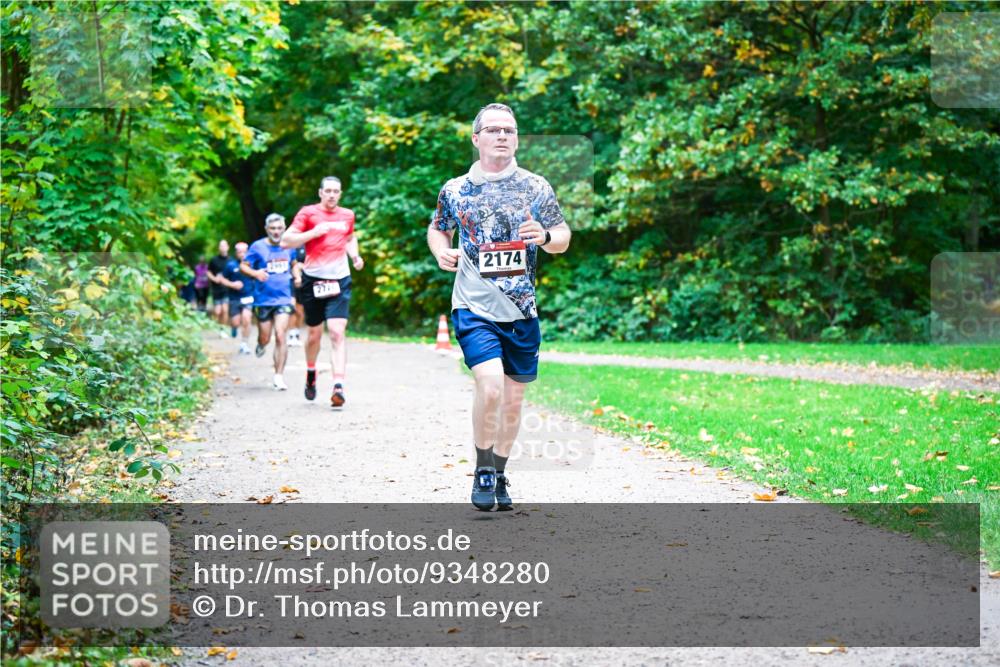 12.10.2025 - Bramfelder Halbmarathon 2025 Dr. Thomas Lammeyer http://msf.ph/oto/9348280 12.10.2025 10:26:41 Laufen 2174 meine-sportfotos.de