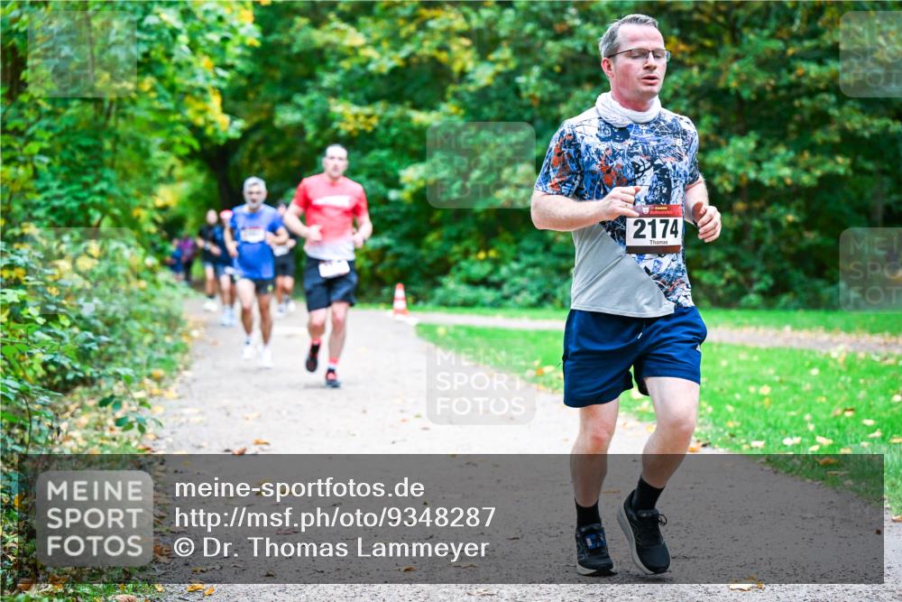 12.10.2025 - Bramfelder Halbmarathon 2025 Dr. Thomas Lammeyer http://msf.ph/oto/9348287 12.10.2025 10:26:42 Laufen 2174 meine-sportfotos.de