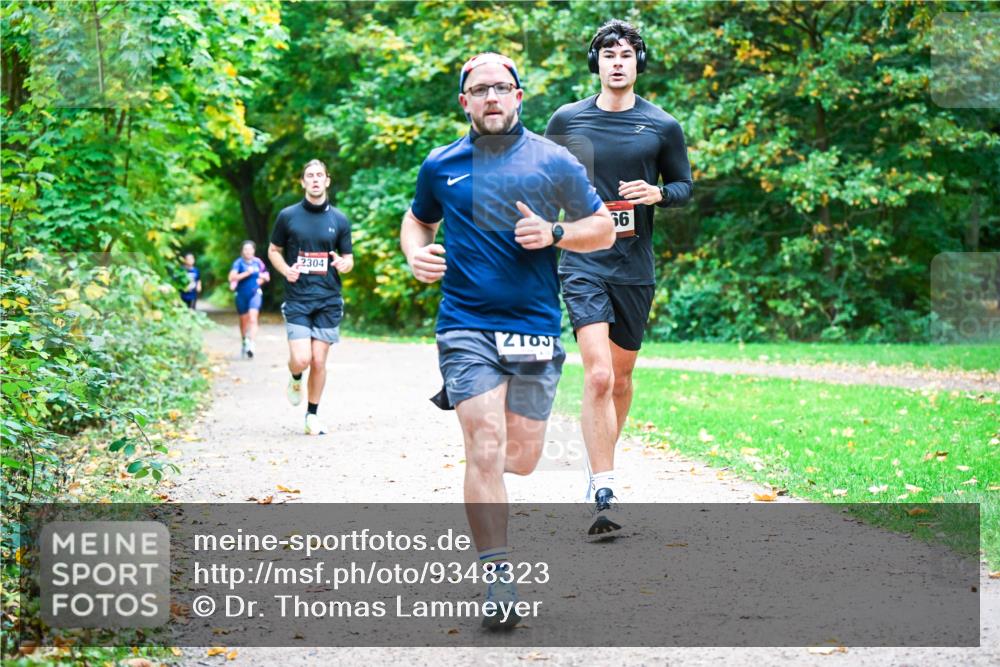 12.10.2025 - Bramfelder Halbmarathon 2025 Dr. Thomas Lammeyer http://msf.ph/oto/9348323 12.10.2025 10:26:49 Laufen 2304, 210, 66 meine-sportfotos.de