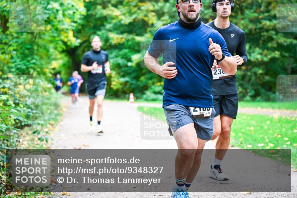 12.10.2025 - Bramfelder Halbmarathon 2025 Dr. Thomas Lammeyer http://msf.ph/oto/9348327 12.10.2025 10:26:49 Laufen 4100, 120, 23 meine-sportfotos.de