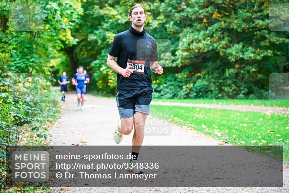 12.10.2025 - Bramfelder Halbmarathon 2025 Dr. Thomas Lammeyer http://msf.ph/oto/9348336 12.10.2025 10:26:51 Laufen 2304 meine-sportfotos.de