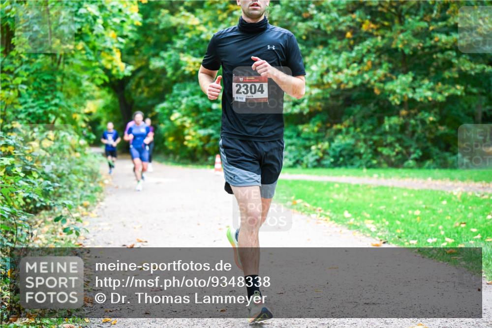 12.10.2025 - Bramfelder Halbmarathon 2025 Dr. Thomas Lammeyer http://msf.ph/oto/9348338 12.10.2025 10:26:51 Laufen 34, 2304, 102 meine-sportfotos.de