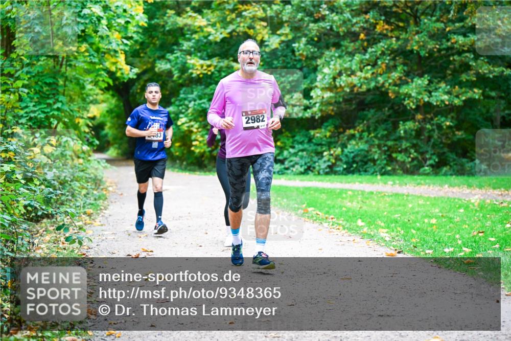12.10.2025 - Bramfelder Halbmarathon 2025 Dr. Thomas Lammeyer http://msf.ph/oto/9348365 12.10.2025 10:26:58 Laufen 2982, 83 meine-sportfotos.de