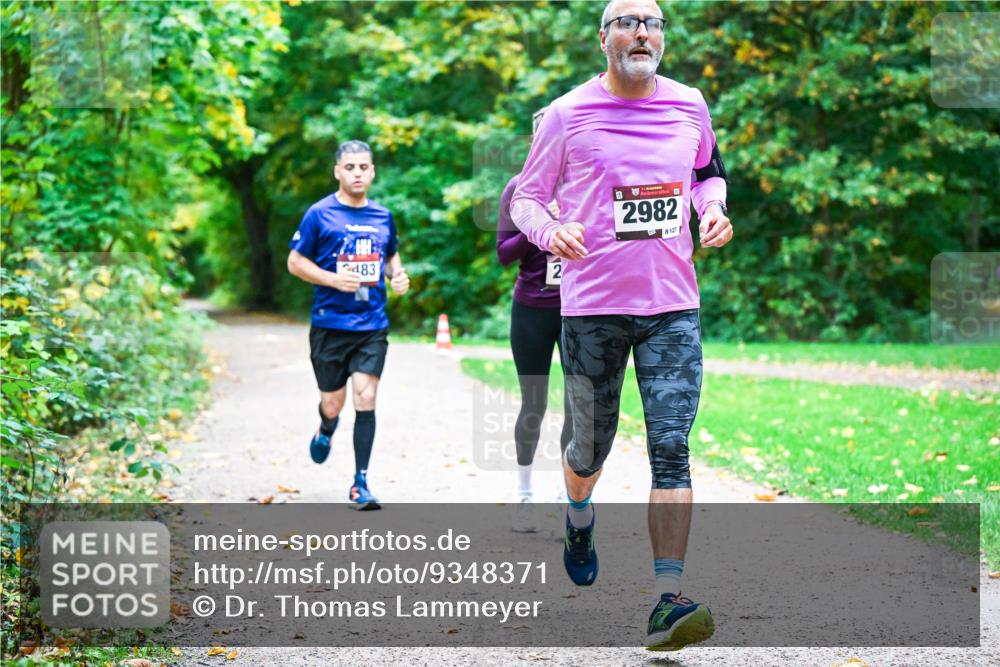 12.10.2025 - Bramfelder Halbmarathon 2025 Dr. Thomas Lammeyer http://msf.ph/oto/9348371 12.10.2025 10:26:59 Laufen 2483, 2, 04, 2982, 127 meine-sportfotos.de