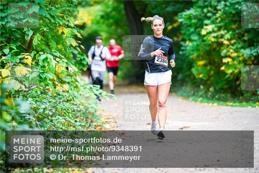 12.10.2025 - Bramfelder Halbmarathon 2025 Dr. Thomas Lammeyer http://msf.ph/oto/9348391 12.10.2025 10:27:12 Laufen 2384 meine-sportfotos.de