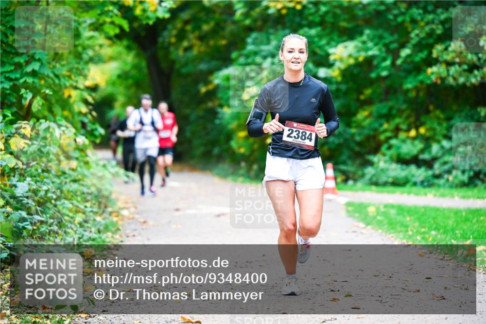 12.10.2025 - Bramfelder Halbmarathon 2025 Dr. Thomas Lammeyer http://msf.ph/oto/9348400 12.10.2025 10:27:15 Laufen 241, 2384 meine-sportfotos.de