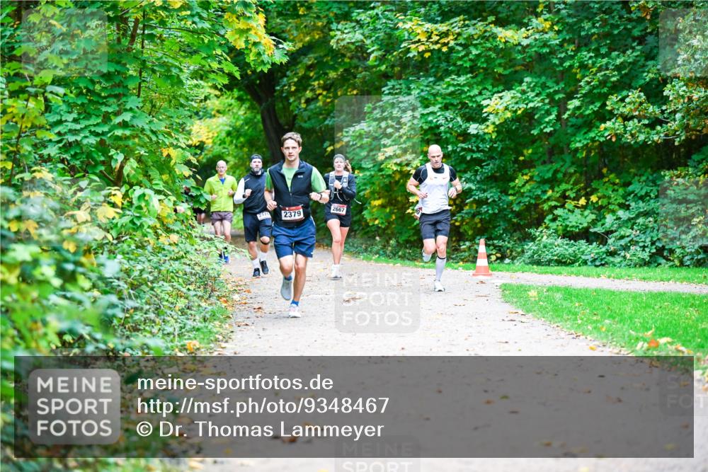 12.10.2025 - Bramfelder Halbmarathon 2025 Dr. Thomas Lammeyer http://msf.ph/oto/9348467 12.10.2025 10:27:28 Laufen 2471, 2379, 2667 meine-sportfotos.de
