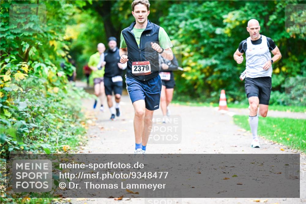 12.10.2025 - Bramfelder Halbmarathon 2025 Dr. Thomas Lammeyer http://msf.ph/oto/9348477 12.10.2025 10:27:30 Laufen 2379 meine-sportfotos.de