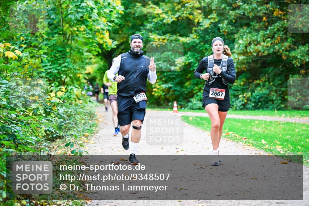 12.10.2025 - Bramfelder Halbmarathon 2025 Dr. Thomas Lammeyer http://msf.ph/oto/9348507 12.10.2025 10:27:36 Laufen 19, 2471, 2667, 20 meine-sportfotos.de