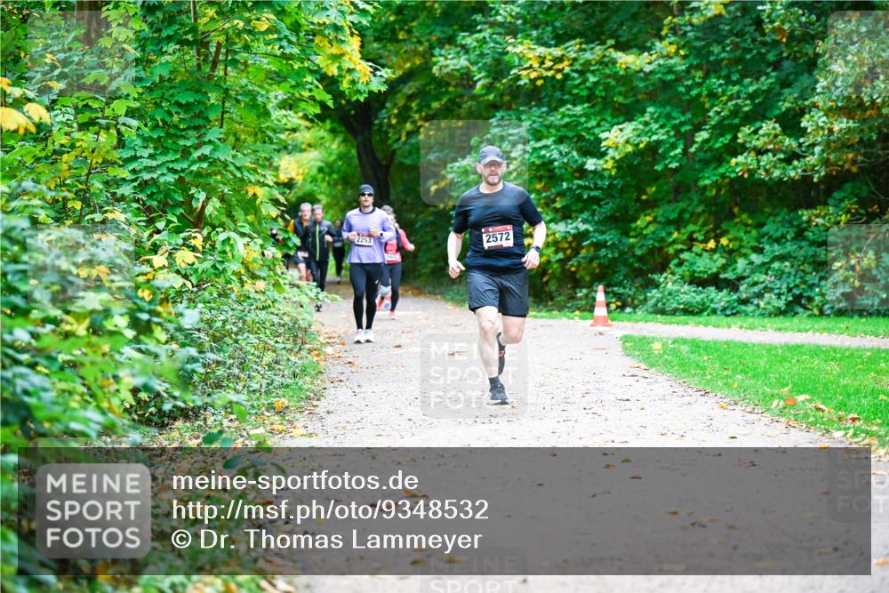 12.10.2025 - Bramfelder Halbmarathon 2025 Dr. Thomas Lammeyer http://msf.ph/oto/9348532 12.10.2025 10:27:42 Laufen 2572 meine-sportfotos.de