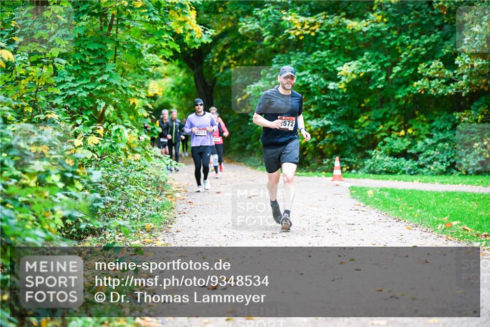 12.10.2025 - Bramfelder Halbmarathon 2025 Dr. Thomas Lammeyer http://msf.ph/oto/9348534 12.10.2025 10:27:43 Laufen 2253 meine-sportfotos.de