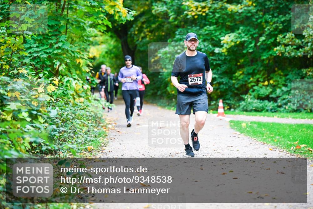 12.10.2025 - Bramfelder Halbmarathon 2025 Dr. Thomas Lammeyer http://msf.ph/oto/9348538 12.10.2025 10:27:43 Laufen 2572 meine-sportfotos.de