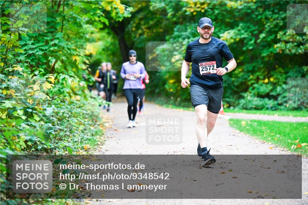 12.10.2025 - Bramfelder Halbmarathon 2025 Dr. Thomas Lammeyer http://msf.ph/oto/9348542 12.10.2025 10:27:44 Laufen 2572 meine-sportfotos.de