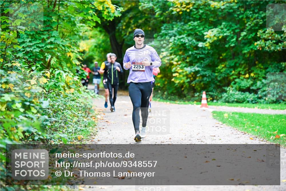 12.10.2025 - Bramfelder Halbmarathon 2025 Dr. Thomas Lammeyer http://msf.ph/oto/9348557 12.10.2025 10:27:46 Laufen 2253 meine-sportfotos.de