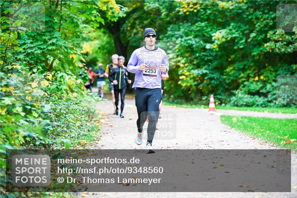 12.10.2025 - Bramfelder Halbmarathon 2025 Dr. Thomas Lammeyer http://msf.ph/oto/9348560 12.10.2025 10:27:47 Laufen 2253 meine-sportfotos.de
