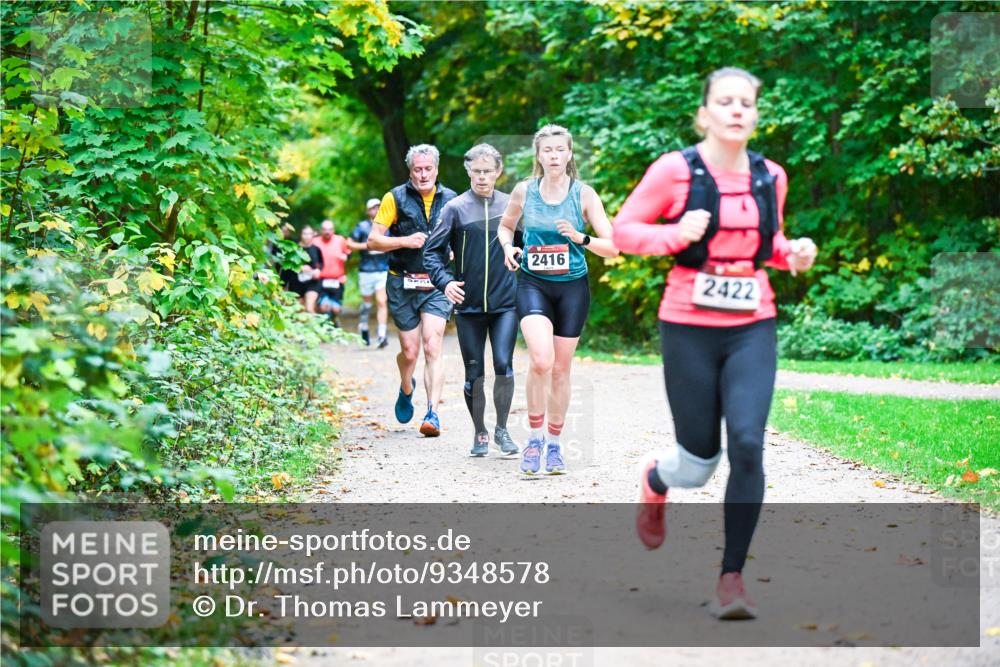 12.10.2025 - Bramfelder Halbmarathon 2025 Dr. Thomas Lammeyer http://msf.ph/oto/9348578 12.10.2025 10:27:50 Laufen 2416, 2422 meine-sportfotos.de