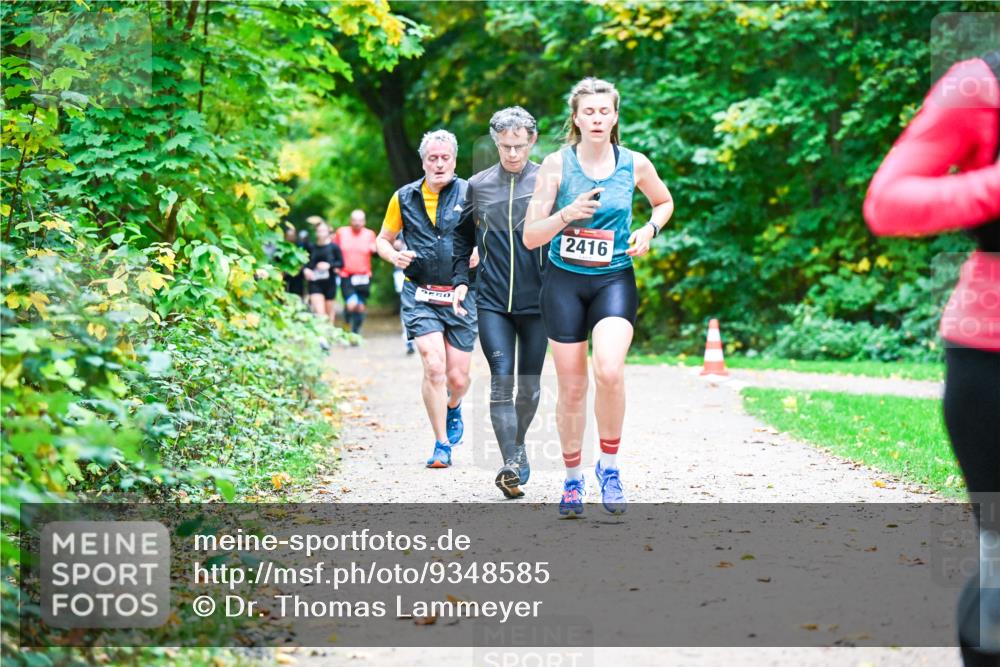 12.10.2025 - Bramfelder Halbmarathon 2025 Dr. Thomas Lammeyer http://msf.ph/oto/9348585 12.10.2025 10:27:51 Laufen 2416 meine-sportfotos.de