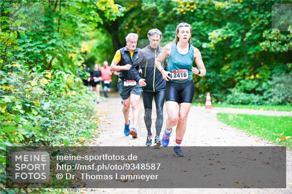 12.10.2025 - Bramfelder Halbmarathon 2025 Dr. Thomas Lammeyer http://msf.ph/oto/9348587 12.10.2025 10:27:52 Laufen 2416 meine-sportfotos.de