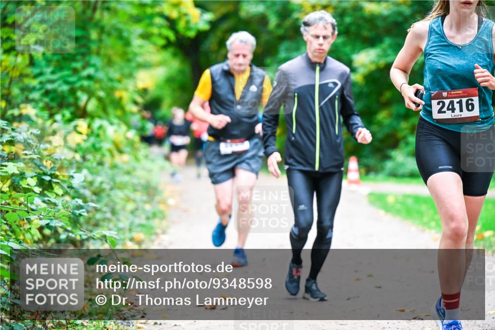 12.10.2025 - Bramfelder Halbmarathon 2025 Dr. Thomas Lammeyer http://msf.ph/oto/9348598 12.10.2025 10:27:53 Laufen 2416 meine-sportfotos.de