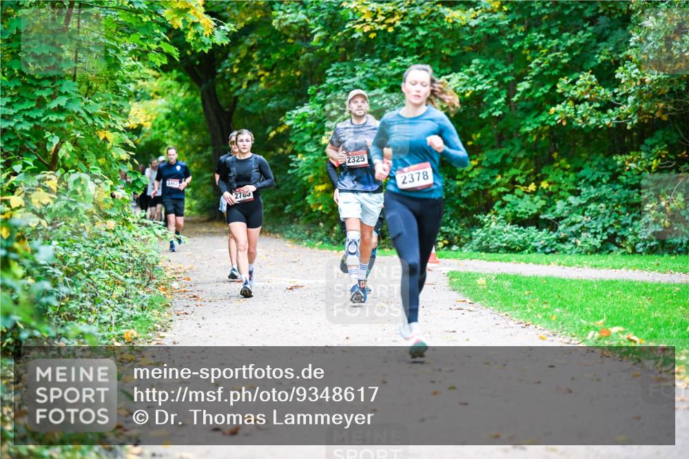 12.10.2025 - Bramfelder Halbmarathon 2025 Dr. Thomas Lammeyer http://msf.ph/oto/9348617 12.10.2025 10:27:58 Laufen 2462, 2783, 2325, 2378 meine-sportfotos.de