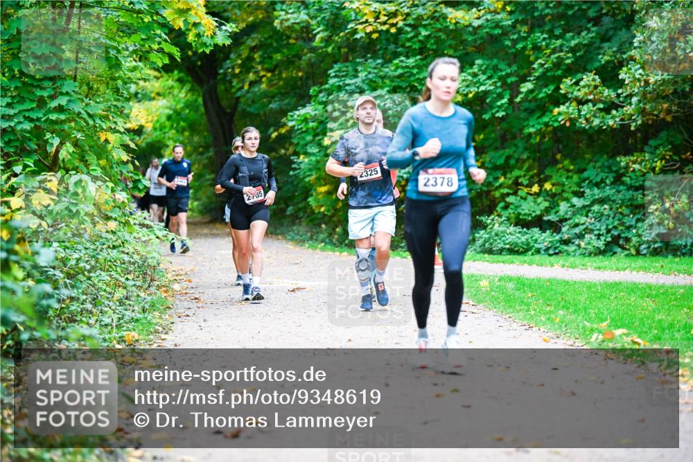 12.10.2025 - Bramfelder Halbmarathon 2025 Dr. Thomas Lammeyer http://msf.ph/oto/9348619 12.10.2025 10:27:58 Laufen 2735, 2325, 2378 meine-sportfotos.de