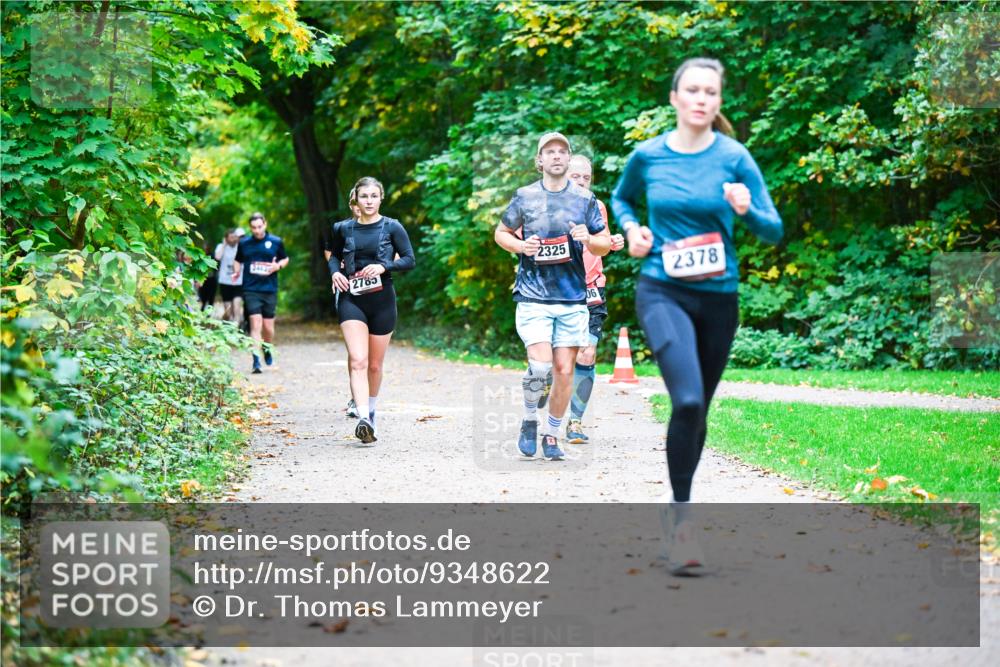 12.10.2025 - Bramfelder Halbmarathon 2025 Dr. Thomas Lammeyer http://msf.ph/oto/9348622 12.10.2025 10:27:59 Laufen 2785, 2325, 16, 2378 meine-sportfotos.de