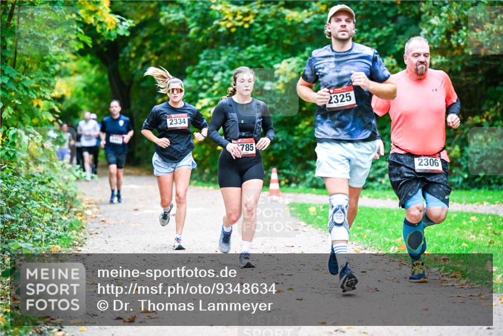 12.10.2025 - Bramfelder Halbmarathon 2025 Dr. Thomas Lammeyer http://msf.ph/oto/9348634 12.10.2025 10:28:01 Laufen 2334, 785, 2325, 2306 meine-sportfotos.de