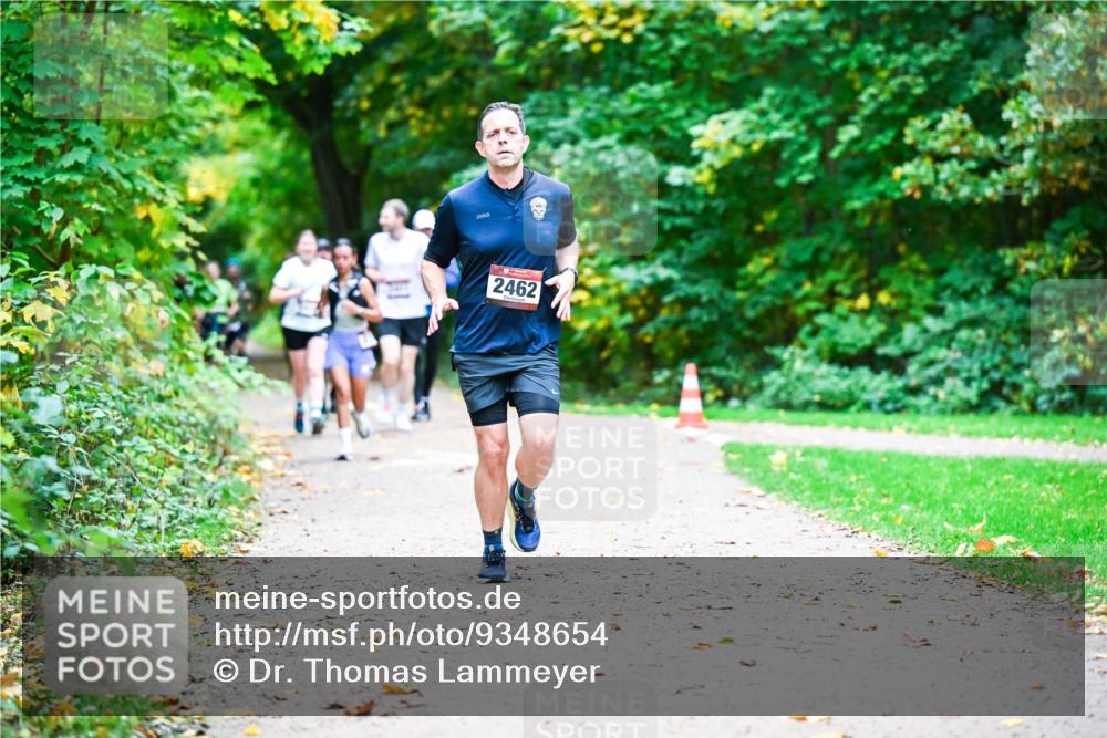 12.10.2025 - Bramfelder Halbmarathon 2025 Dr. Thomas Lammeyer http://msf.ph/oto/9348654 12.10.2025 10:28:06 Laufen 2462 meine-sportfotos.de