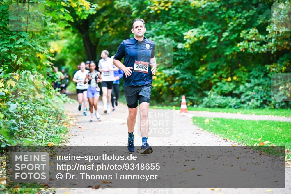 12.10.2025 - Bramfelder Halbmarathon 2025 Dr. Thomas Lammeyer http://msf.ph/oto/9348655 12.10.2025 10:28:06 Laufen 2462 meine-sportfotos.de