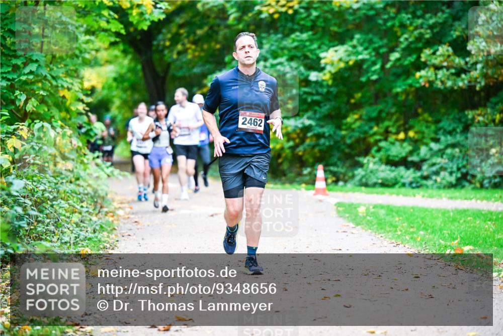 12.10.2025 - Bramfelder Halbmarathon 2025 Dr. Thomas Lammeyer http://msf.ph/oto/9348656 12.10.2025 10:28:07 Laufen 2462 meine-sportfotos.de