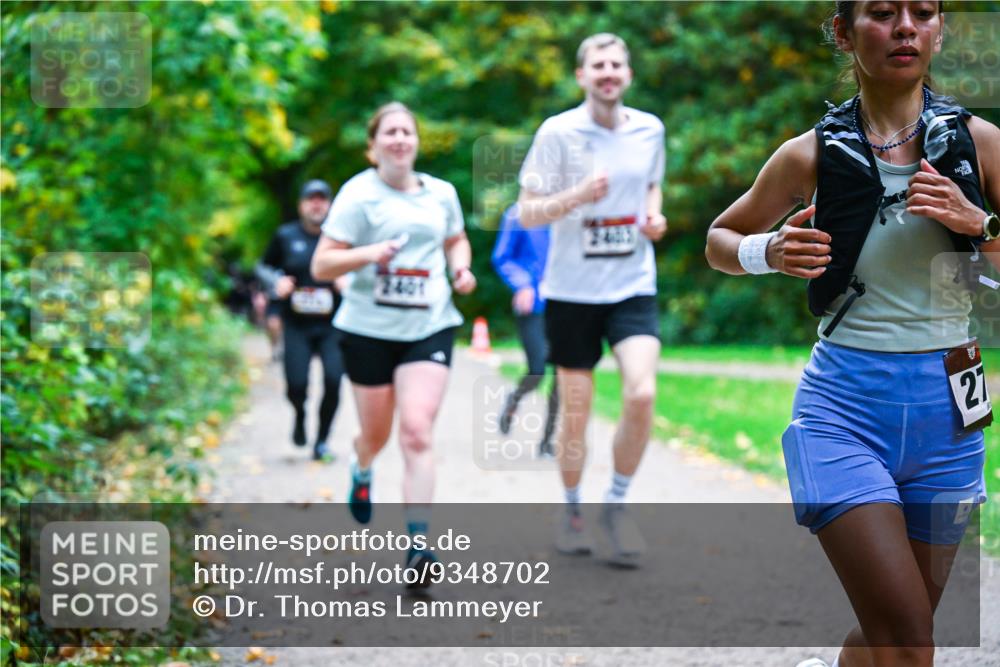 12.10.2025 - Bramfelder Halbmarathon 2025 Dr. Thomas Lammeyer http://msf.ph/oto/9348702 12.10.2025 10:28:14 Laufen 2401, 3405, 27 meine-sportfotos.de
