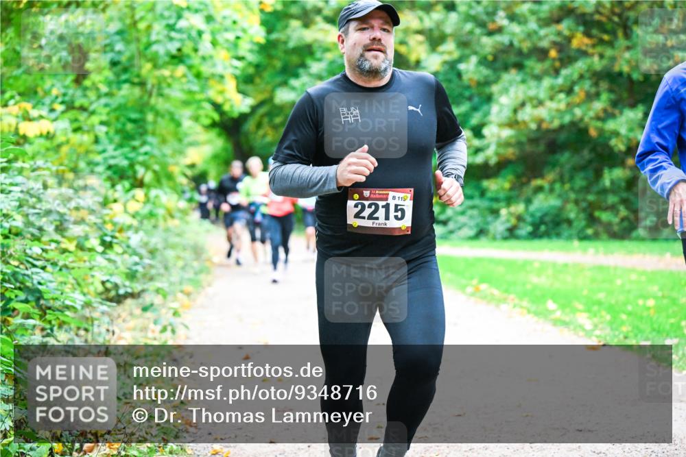 12.10.2025 - Bramfelder Halbmarathon 2025 Dr. Thomas Lammeyer http://msf.ph/oto/9348716 12.10.2025 10:28:17 Laufen 11, 2215 meine-sportfotos.de