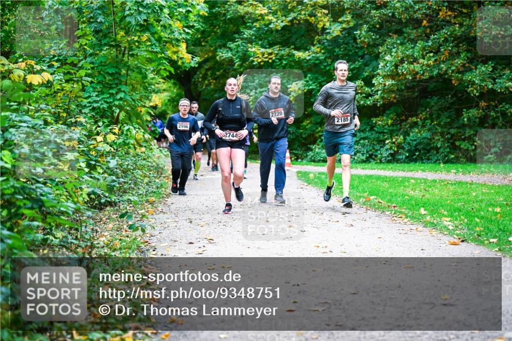 12.10.2025 - Bramfelder Halbmarathon 2025 Dr. Thomas Lammeyer http://msf.ph/oto/9348751 12.10.2025 10:28:28 Laufen 2996, 274, 2220, 2185 meine-sportfotos.de