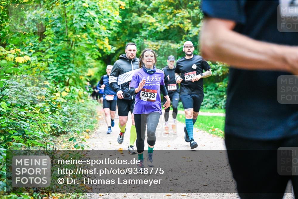 12.10.2025 - Bramfelder Halbmarathon 2025 Dr. Thomas Lammeyer http://msf.ph/oto/9348775 12.10.2025 10:28:33 Laufen 2333, 105, 2371, 2223 meine-sportfotos.de