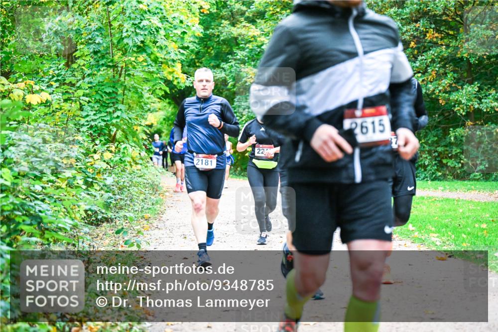12.10.2025 - Bramfelder Halbmarathon 2025 Dr. Thomas Lammeyer http://msf.ph/oto/9348785 12.10.2025 10:28:35 Laufen 2181, 22, 2615, 37 meine-sportfotos.de