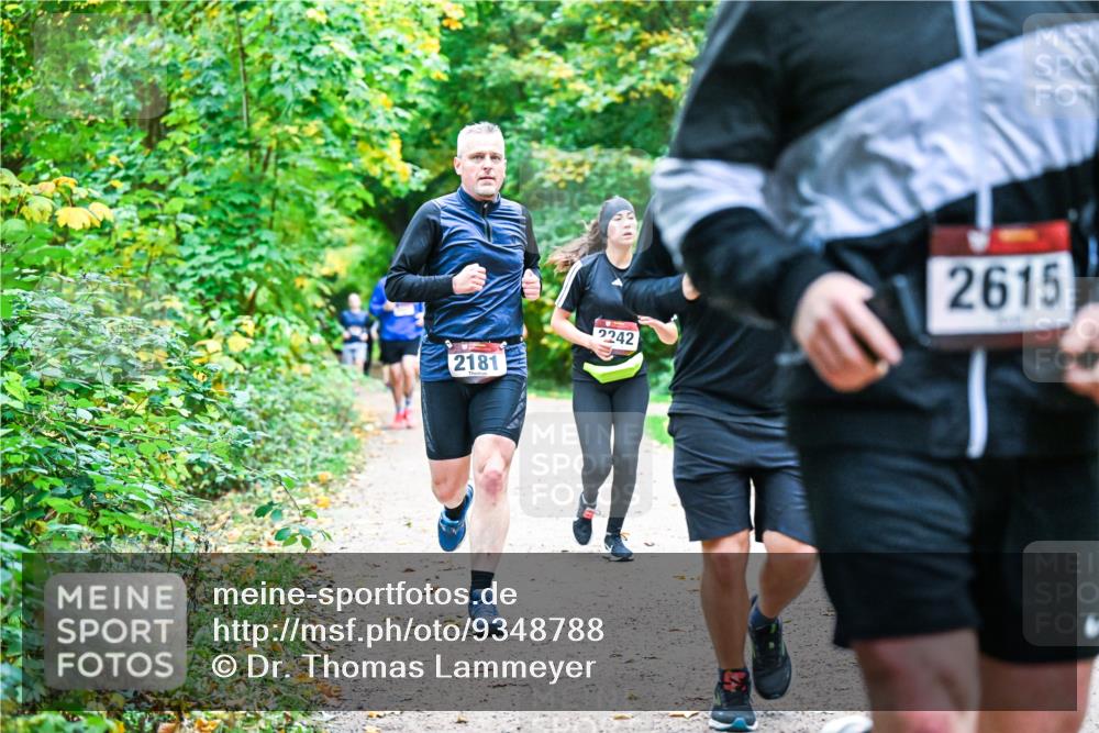 12.10.2025 - Bramfelder Halbmarathon 2025 Dr. Thomas Lammeyer http://msf.ph/oto/9348788 12.10.2025 10:28:35 Laufen 2181, 2242, 2615 meine-sportfotos.de
