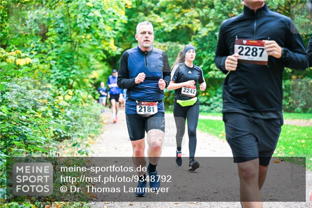 12.10.2025 - Bramfelder Halbmarathon 2025 Dr. Thomas Lammeyer http://msf.ph/oto/9348792 12.10.2025 10:28:36 Laufen 2181, 2242, 2287, 7 meine-sportfotos.de