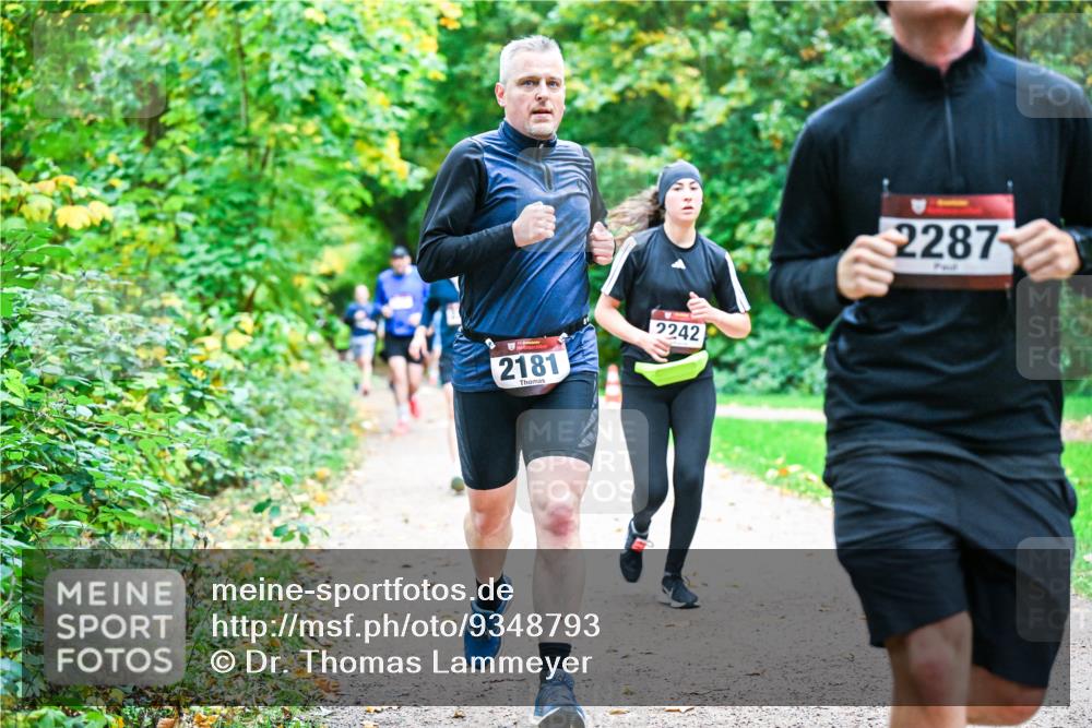 12.10.2025 - Bramfelder Halbmarathon 2025 Dr. Thomas Lammeyer http://msf.ph/oto/9348793 12.10.2025 10:28:36 Laufen 2181, 2242, 2287 meine-sportfotos.de